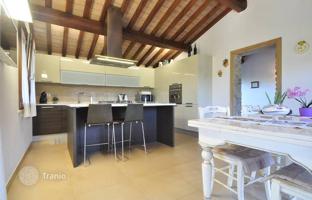 4-bedroom villa 225 m² in San Vincenzo for 1,350,000 €