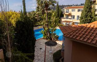 2-bedroom penthouse in Peyia for 260,000 €