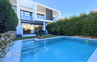 3-bedroom townhouse 375 m² in San Roque for 735,000 €