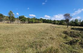 ISTRIA, GROŽNJAN — Spacious building land in a secluded area for 158,000 €