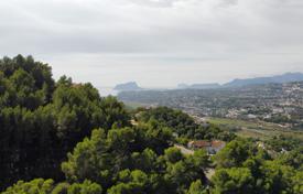 Plot of land with sea views in Moraira, Alicante, Spain for 386,000 €