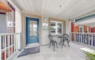 11-bedroom house in York for C$1,686,000