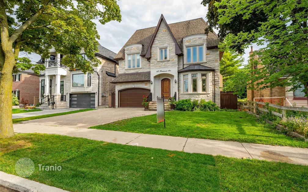 Townhome for sale in North York, Canada — listing 1892755