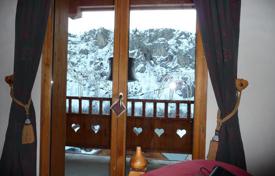 Charming Chalet with terrace for 950,000 €