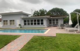 Cozy villa with a backyard, a pool, a barbecue area, a patio and a garage, Miami, USA for $1,625,000