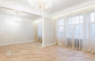 4-room apartment 100 m² in Central District for 340,000 €