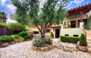 Charming two-storey house with mountain views in Corinth, Peloponnese, Greece for 350,000 €