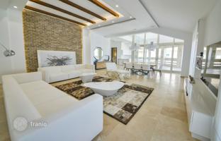 3-bedroom apartment 218 m² in Budva city for 1,300,000 €