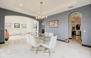 6-bedroom house 752 m² in Davie for $2,650,000