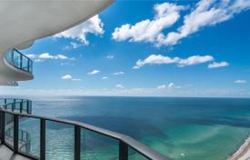 Elite three-level penthouse with ocean views and a pool in a residence on the first line of the beach, Sunny Isles Beach, Florida, USA for 20,725,000 €