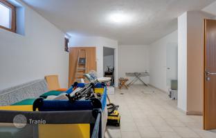 4-bedroom house 398 m² in Žminj for 850,000 €