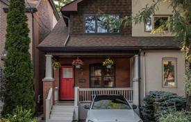 Terraced house – Hillsdale Avenue East, Toronto, Ontario,  Canada for C$1,199,000