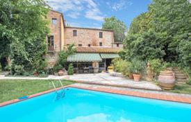 Traditional villa with a swimming pool, Castelnuovo Berardenga, Italy for 900,000 €