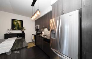 5-bedroom apartment in The Queensway for C$763,000