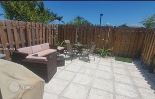 3-bedroom townhouse 127 m² in Homestead for $400,000