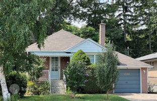 3-bedroom house in Etobicoke for C$1,498,000