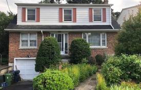 Townhome – York, Toronto, Ontario,  Canada for C$1,472,000