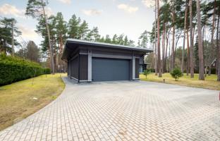 4-bedroom townhouse 470 m² in Jurmala for 1,150,000 €