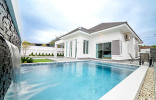 3-bedroom villa 350 m² in Pattaya for $283,000