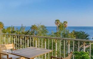 Bright three-bedroom apartment with a beautiful sea view in the port of Palm Beach, Cannes, France for 1,980,000 €