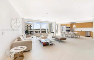 2-bedroom apartments in condo 201 m² in Bal Harbour for $3,500,000