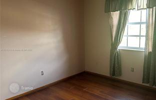 3-bedroom house 253 m² in West End for $670,000