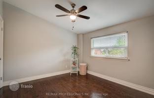 9-bedroom house in Etobicoke for C$1,613,000