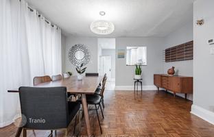 8-bedroom townhouse in Old Toronto for 1,011,000 €