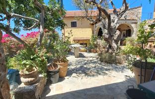 Land plot 313 m² in Paleloni for 330,000 €