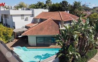 6-bedroom villa 220 m² in Herzliya for $4,194,000