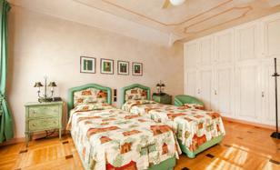 12-bedroom villa in Forte dei Marmi. Price on request