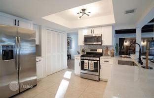 2-bedroom house 187 m² in Sunrise for $520,000