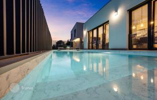 4-bedroom house 220 m² in Sibenik-Knin for 889,000 €