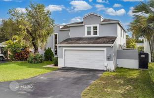 4-bedroom house 252 m² in West End for $729,000