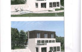 Excellent building plot with the conceptual design of a villa in an exceptional location in Petrovac (Budva) for 177,000 €