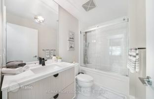 6-bedroom apartment in Etobicoke for C$866,000