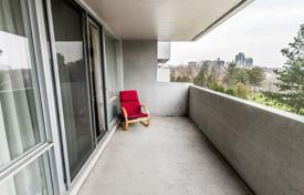 Apartment – Scarlett Road, Toronto, Ontario,  Canada for C$850,000
