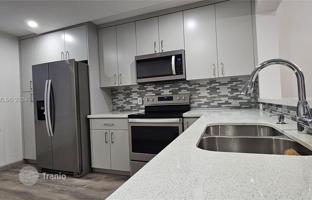 2-bedroom apartments in condo 111 m² in Pembroke Pines for $290,000