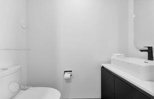 2-bedroom apartments in condo 60 m² in Miami for $595,000
