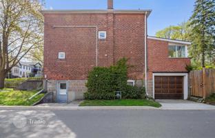 9-bedroom townhouse in Old Toronto for C$1,341,000