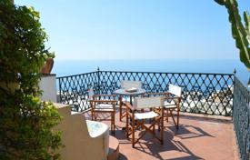 Historic villa with a garden and large terraces in a quiet area, Positano, Italy for 3,900 € per week