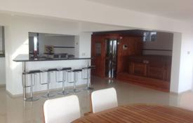 Stunning Villa with Sauna and Home Cinema in Coral Bay for 2,000,000 €