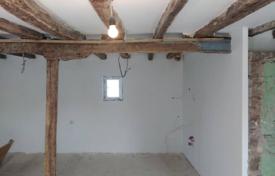 2-floors of 170 sq. m. with a yard of 865 sq. m. in the village of Izvor, Burgas region for 128,000 €