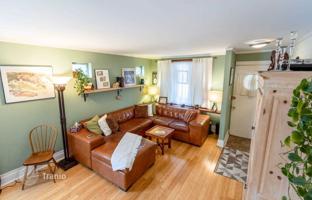 2-bedroom townhouse in Kingston Road for C$1,368,000