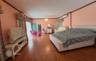 5-bedroom villa 280 m² in Pattaya for $215,000