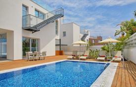 Luxury beachfront villa with a swimming pool, Protaras, Cyprus for 2,800 € per week