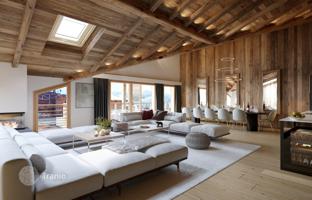 Spacious chalet with a swimming pool, Les Gets, France for 2,128,000 €