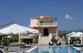 Villa with a large swimming pool in a guarded residence, at 650 meters from the beach, Sissi, Crete, Greece for 4,000 € per week