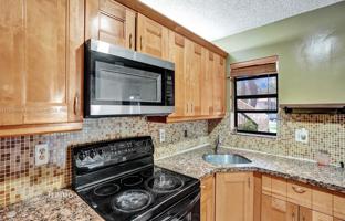 3-bedroom apartments in condo 104 m² in Coconut Creek for $325,000