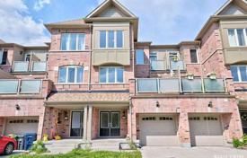 Terraced house – Scarborough, Toronto, Ontario,  Canada for C$977,000